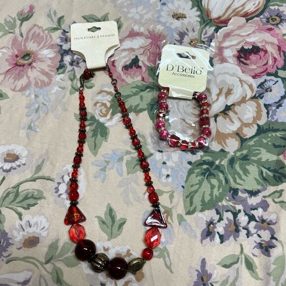 Necklace and bracelets - Picture 1 of 11